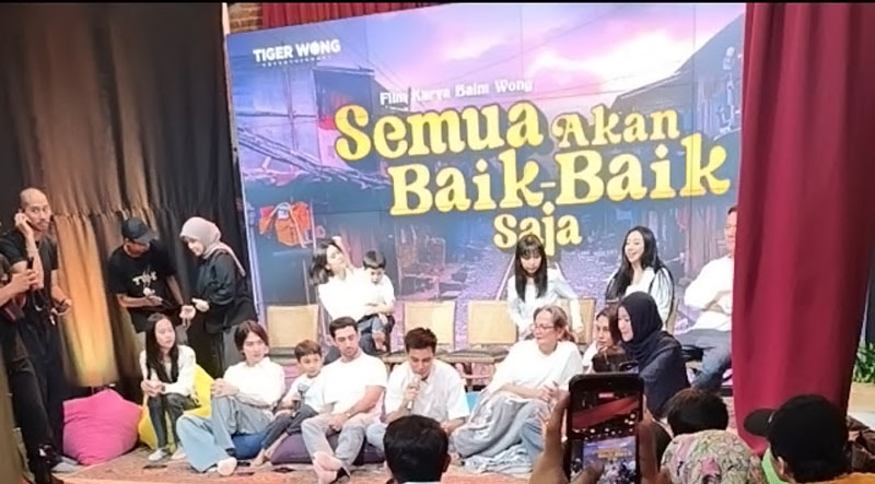 Baim Wong Ungkap Sutradarai Film ‘Semua Akan Baik-Baik Saja’ Bertabur BintangBaim Wong Ungkap Sutradarai Film ‘Semua Akan Baik-Baik Saja’ Bertabur Bintang