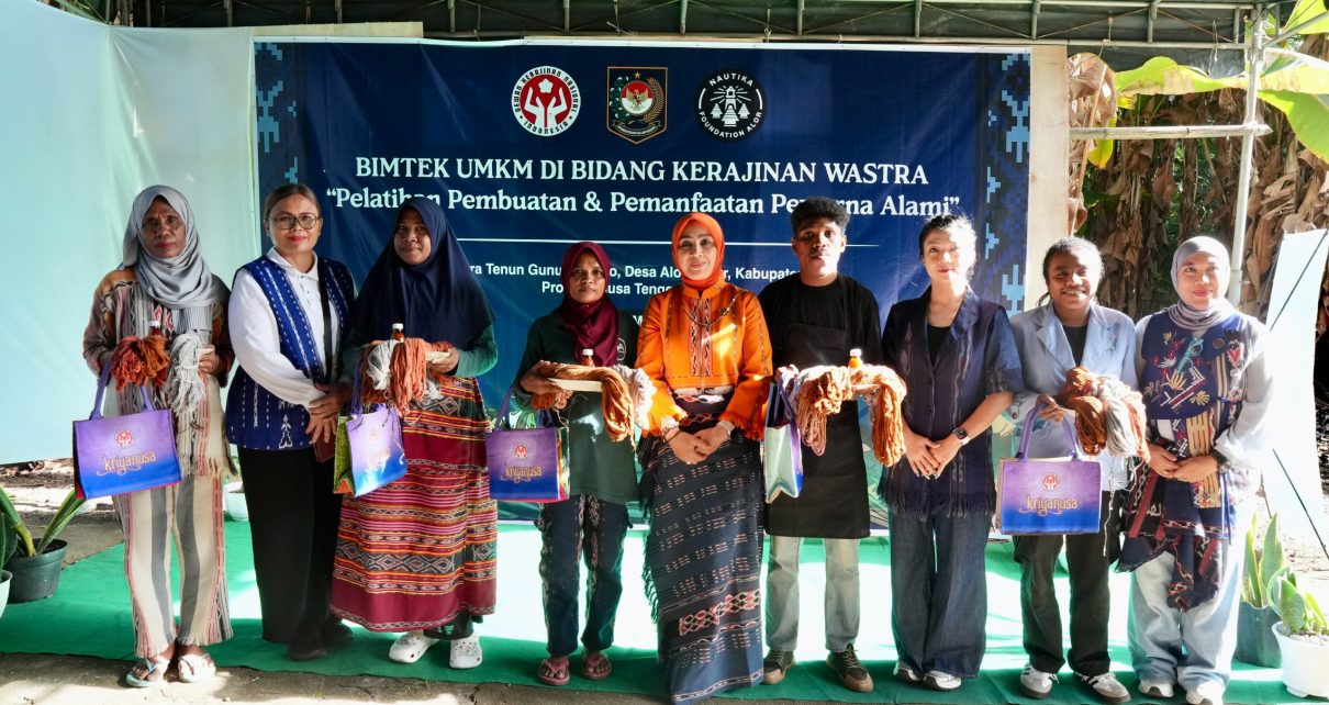 Bekali Keterampilan Wastra, Dekranas Gelar Bimtek bagi UMKM Alor