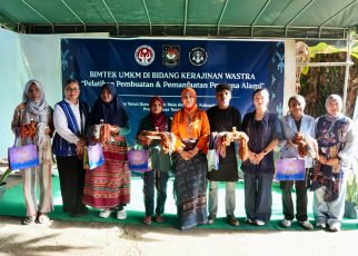 Bekali Keterampilan Wastra, Dekranas Gelar Bimtek bagi UMKM Alor