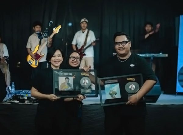 Ndarboy Genk Raih Plakat Platinum Krumulo, Bukti Pop Jawa Jadi Hits Nasional Paling Viral