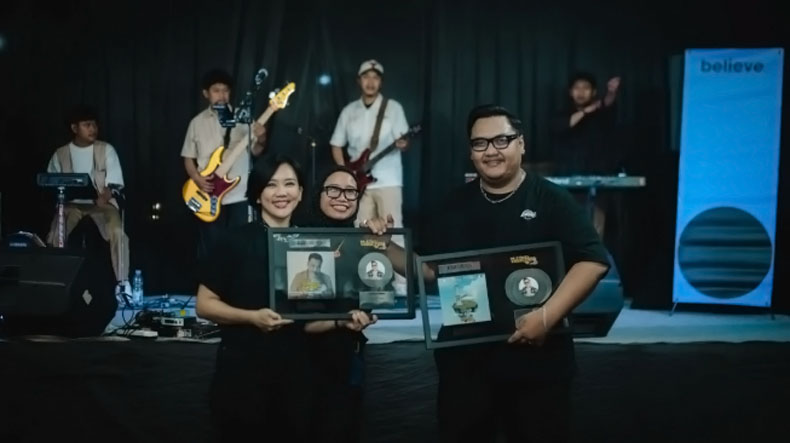 Ndarboy Genk Raih Plakat Platinum Krumulo, Bukti Pop Jawa Jadi Hits Nasional Paling Viral