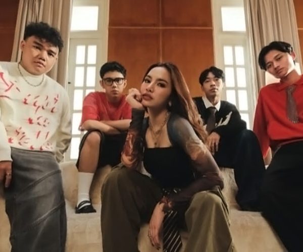 Rizwan Fadilah, RnBoyz* dan Mahalini Rilis Lagu ‘Seketika’ tentang Perasaan Jatuh Cinta