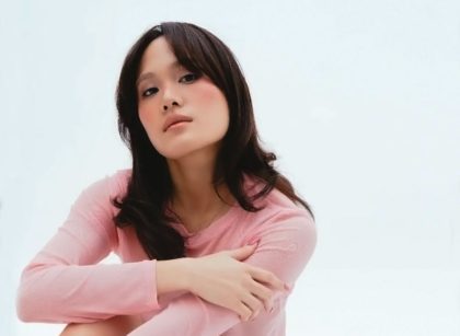 Sheryl Sheinafia Rilis MV ‘Siapa Suruh Jatuh Cinta?’ tentang Kisah Cinta Terlarang