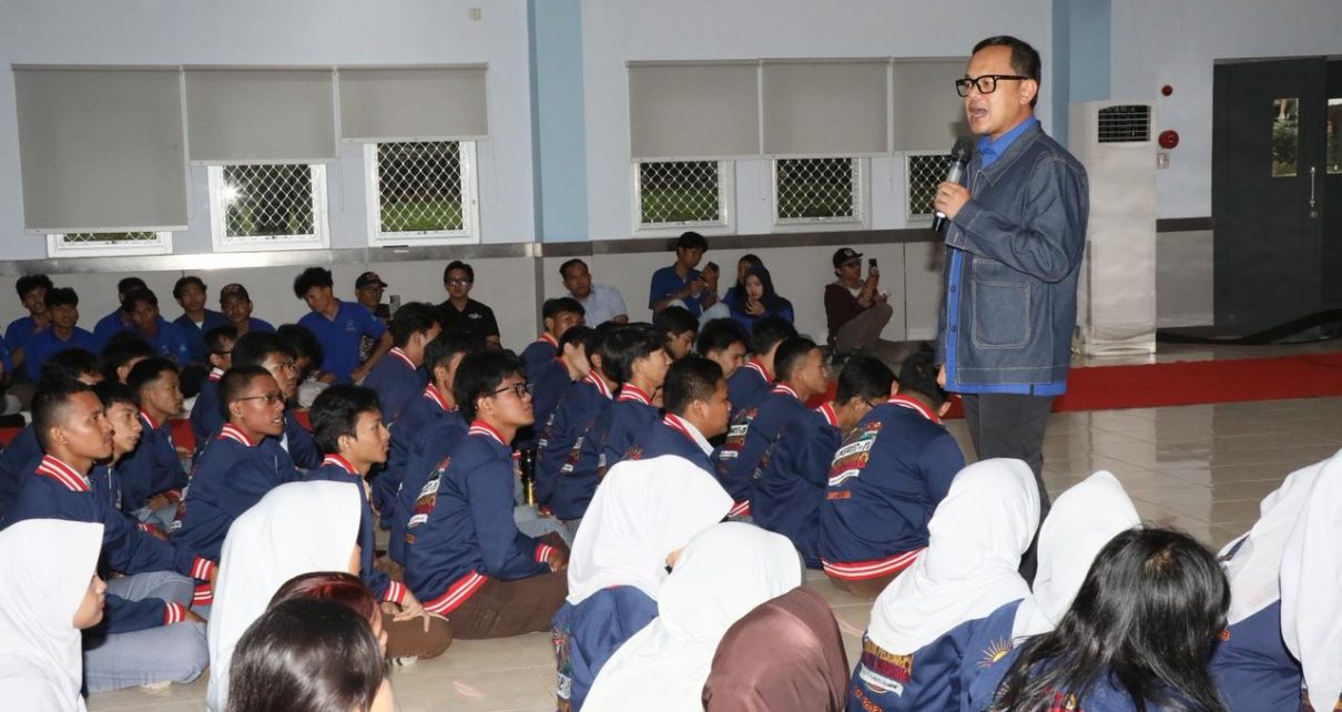 Wamendagri Bima Ajak Generasi Muda Tingkatkan Kualitas Diri