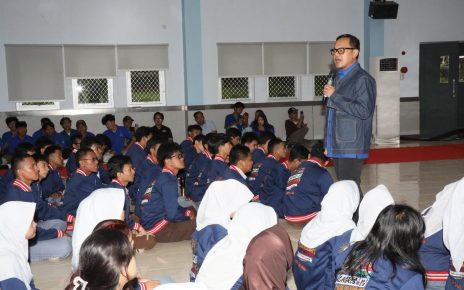 Wamendagri Bima Ajak Generasi Muda Tingkatkan Kualitas Diri