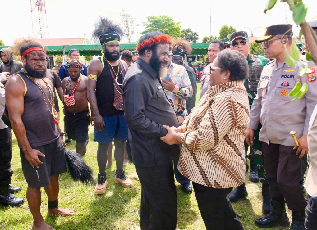 Wamendagri Ribka Haluk Kawal Langsung Perdamaian Konflik Suku di Wamena2