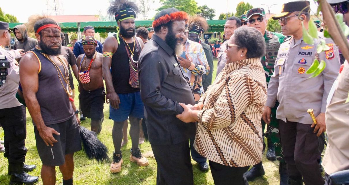 Wamendagri Ribka Haluk Kawal Langsung Perdamaian Konflik Suku di Wamena