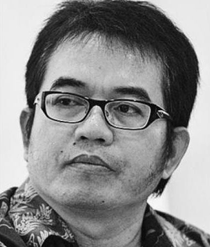 Yudi Latif Percakapan Hayal Adam Smith–John Maynard Keynes tentang Ekonomi Indonesia