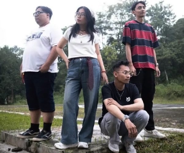 Grup Musik SautKat Debut Maxi-Single ‘KatakanLagi’ Nafas Baru Indie-Pop Surabaya