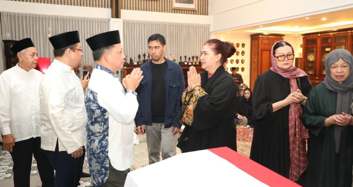 Mendagri Tito Sampaikan Duka Mendalam atas Wafatnya Ryamizard Ryacudu