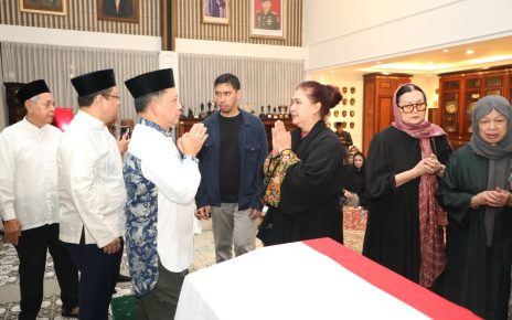 Mendagri Tito Sampaikan Duka Mendalam atas Wafatnya Ryamizard Ryacudu