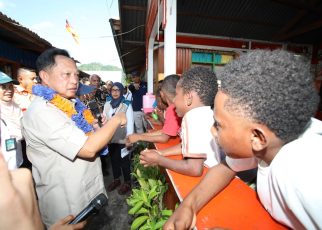 Mendagri Cek BSPS di Kampung Ria