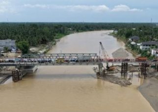 Pembangunan Jembatan Krueng Tingkeum di Kecamatan Kutablang, Kabupaten Bireuen, Aceh. dok. Satgas PRR/Kementerian PU