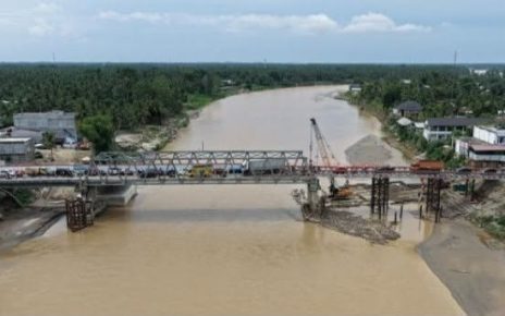 Pembangunan Jembatan Krueng Tingkeum di Kecamatan Kutablang, Kabupaten Bireuen, Aceh. dok. Satgas PRR/Kementerian PU