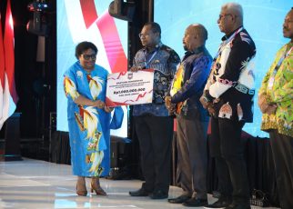 Ribka Haluk Apresiasi Pemda Berprestasi di Papua