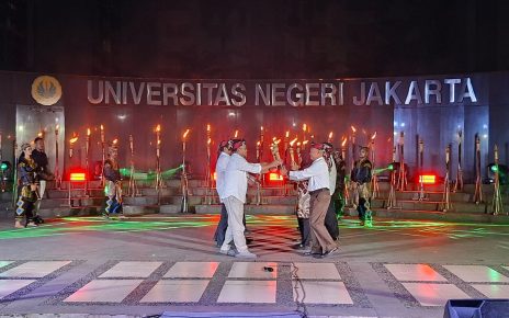 UNJ Gelar Kirab Obor Peradaban Perdana di Dies Natalis ke-62, Ini Maknanya