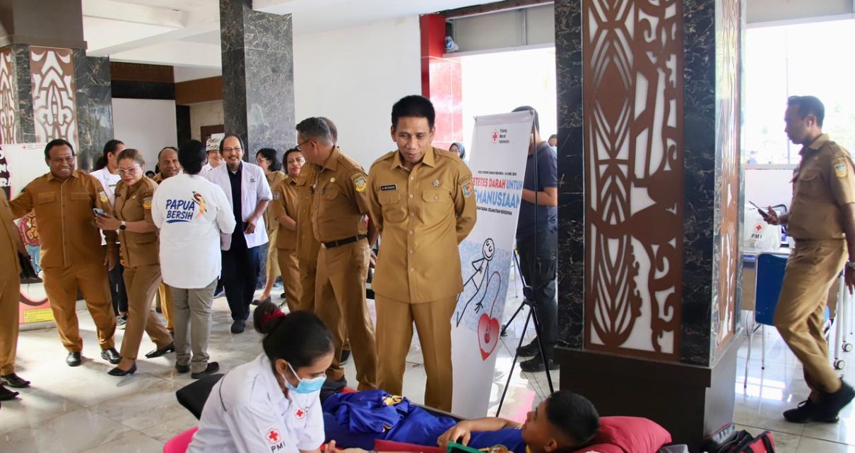 Wamendagri Wiyagus Apresiasi Pemprov Papua Gelar Pengobatan Gratis dan Donor Darah untuk Masyarakat