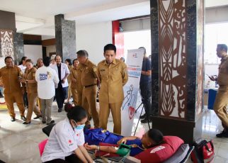 Wamendagri Wiyagus Apresiasi Pemprov Papua Gelar Pengobatan Gratis dan Donor Darah untuk Masyarakat