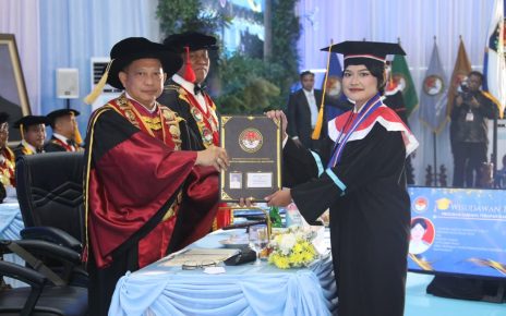Mendagri di acara wisuda IPDN