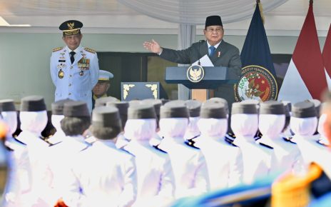 Presiden Prabowo Subianto mengapresiasi proses rekrutmen Institut Pemerintahan Dalam Negeri (IPDN) yang dinilai mencerminkan sistem seleksi berbasis prestasi dan memberi kesempatan yang setara bagi seluruh anak bangsa.