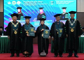 UNJ Kukuhkan Tiga Guru Besar, Soroti Peran Data dan AI dalam Pendidikan