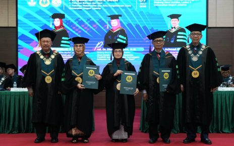 UNJ Kukuhkan Tiga Guru Besar, Soroti Peran Data dan AI dalam Pendidikan