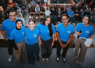 Film ‘Ada Duka di Bawah Telapak Kaki Ibu’ tentang Perjuangan Ibu Berperan Ganda