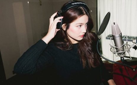 Penyanyi dan Penulis Lagu Aruma Masuki Fase Baru Bermusik Usai Lulus Magna Cum Laude ITB