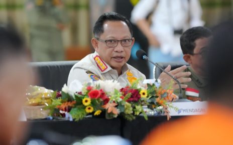 Gempa NTT, Mendagri Tito Pastikan Layanan Dasar Segera Dipulihkan