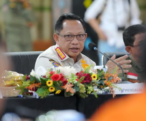 Gempa NTT, Mendagri Tito Pastikan Layanan Dasar Segera Dipulihkan