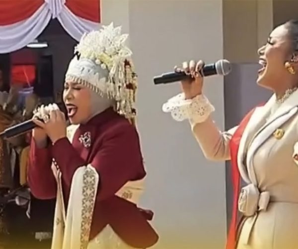Krisdayanti dan Melly Goeslaw Duet Nyanyi di Istana, Rayakan HUT Kemerdekaan RI ke-81