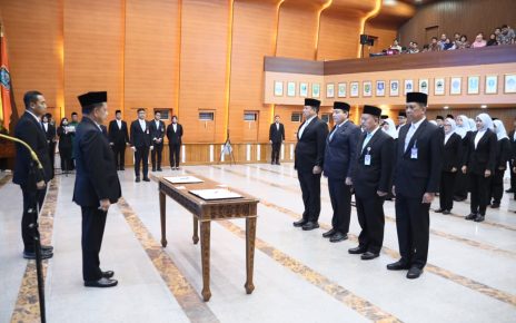 Mendagri Tito Lantik Sejumlah Pejabat Kemendagri, Minta ASN Tingkatkan Kinerja