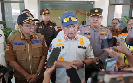 Mendagri Tito Tiba di Ende, Cek Langsung Dampak dan Kebutuhan Pascagempa