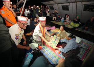 Mendagri Tito Tinjau Dampak Gempa Manggarai Timur, Pemulihan Dikebut
