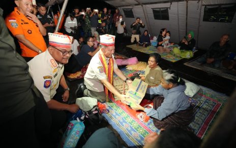 Mendagri Tito Tinjau Dampak Gempa Manggarai Timur, Pemulihan Dikebut