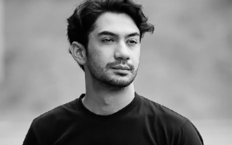 Reza Rahadian Siap Garap Film ‘Casparina’ Film Panjang Kedua, Angkat Kisah Nenek