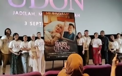 Totalitas Denny Sumargo Bintangi Film ‘Baby Udon’ Rela Cukur Rambut Sampai Botak