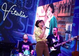Vitalia Rilis Single ‘Kamu Sedikit Gila’ Ajak Pendengar Nikmati Kehangatan Melodi Klasik