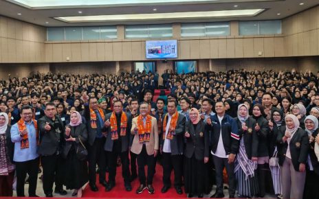Zulkifli Hasan di PKKMB FEB UNJ