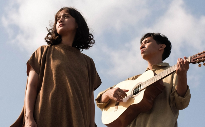 Banda Neira Rilis Video Musik ‘Ajariku Jadi Berani’ Tularkan dan Memantik Keberanian