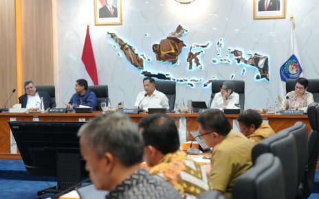 Mendagri Bahas Rencana Pembangunan 2.200 Rumah Papua Pegunungan hingga Gentengisasi