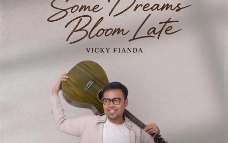 Vicky Fianda Rilis Single ‘Some Dreams Bloom Late’ tentang Refleksi Keberanian Berdamai