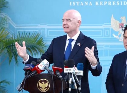 Erik dan Infantino FIFA