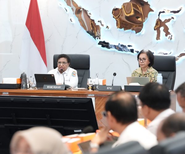 Akta Kelahiran Anak Baru 96,89%, Ribka Haluk Kejar Target 100% di 2026
