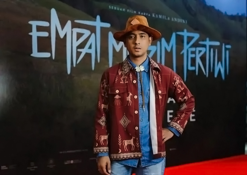 Bintangi Film 'Empat Musim Pertiwi', Arya Saloka Siap Promosikan Batik di Oscar 2027