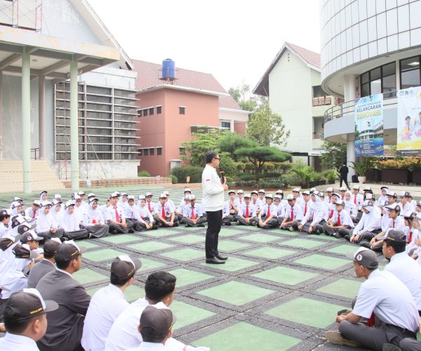 Bima Arya Ajak Siswa SMAN M.H. Thamrin Siapkan Indonesia Emas 2045