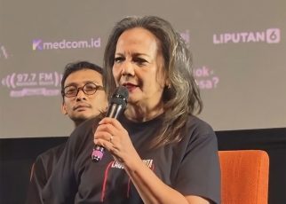 Christine Hakim Sampaikan Pesan Seusai Bintangi Film ‘Laut Bercerita’