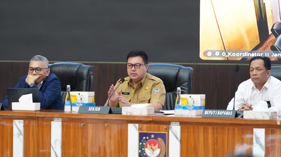 Kemendagri menyiapkan lima tim untuk mengevaluasi penanganan kenaikan harga cabai di sejumlah daerah. Tim tersebut akan mengecek perkembangan bantuan Kementerian Pertanian (Kementan) sekaligus menelusuri kendala yang dihadapi pemerintah daerah dalam mengendalikan harga.
