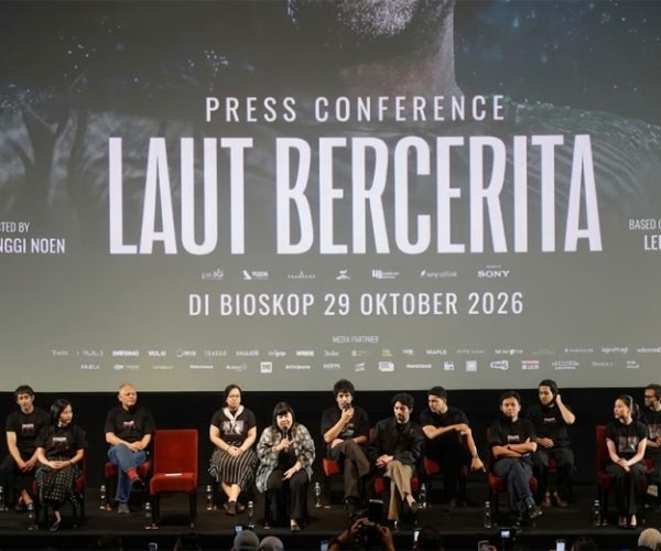 Film ‘Laut Bercerita’ Hadirkan Era 90-an dengan Batasi Penggunaan Teknologi Modern