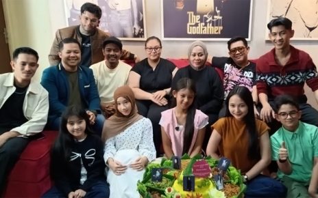 Mak Vera Siapkan Album 10 Lagu untuk 6 Artis Muda, dari Rey Savero hingga Ekha Alexa